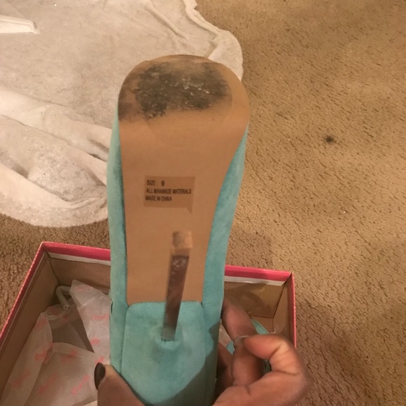 Heels - Picture 5 of 5